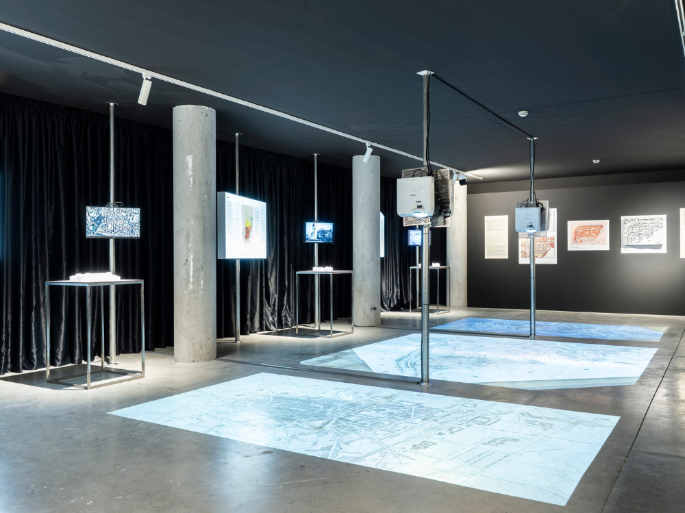 Foto general de la exposición ensanches en euskadi